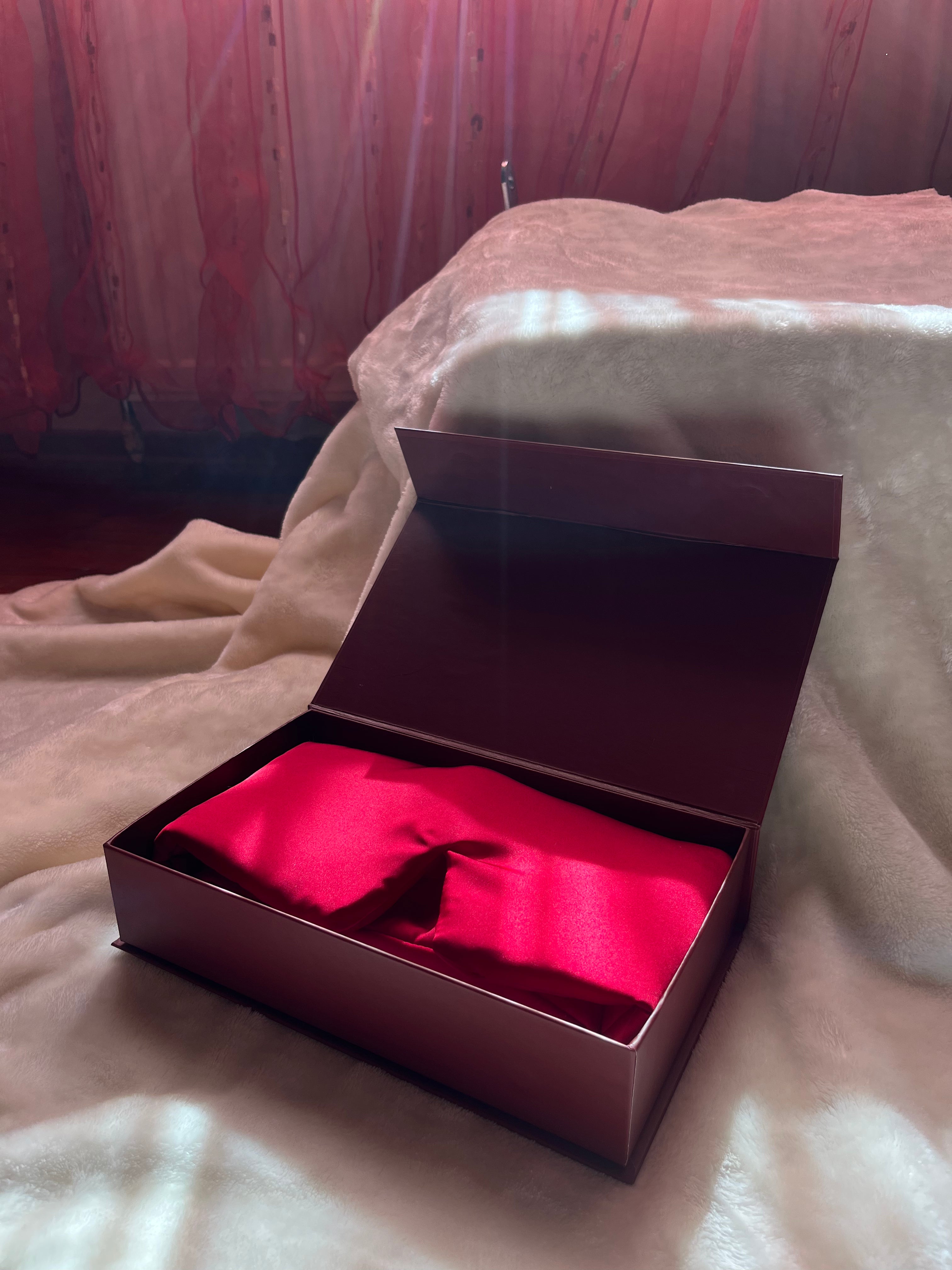 Dut İpek Bordo Uyku Maskesi