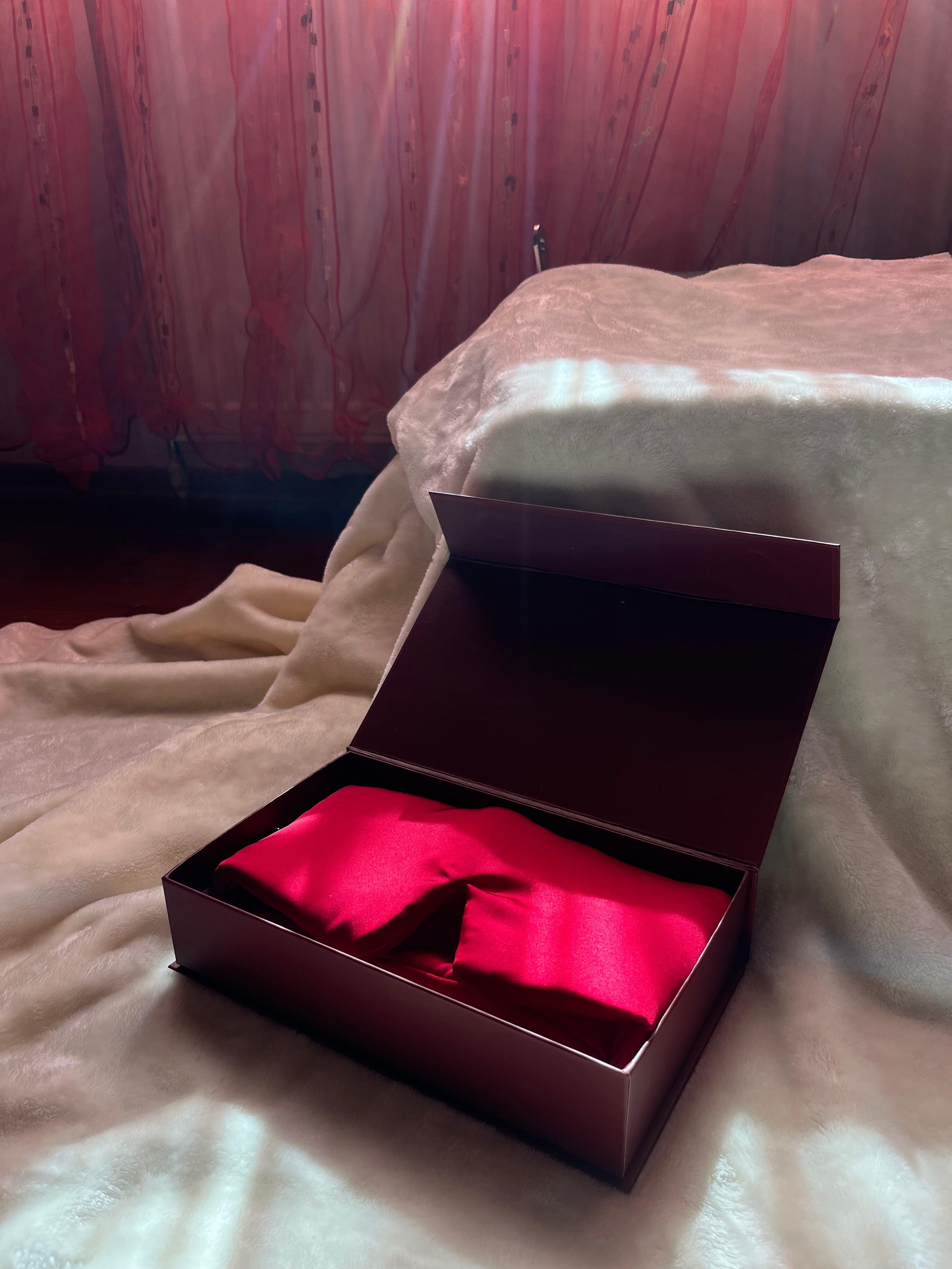 Dut İpek Bordo Uyku Maskesi