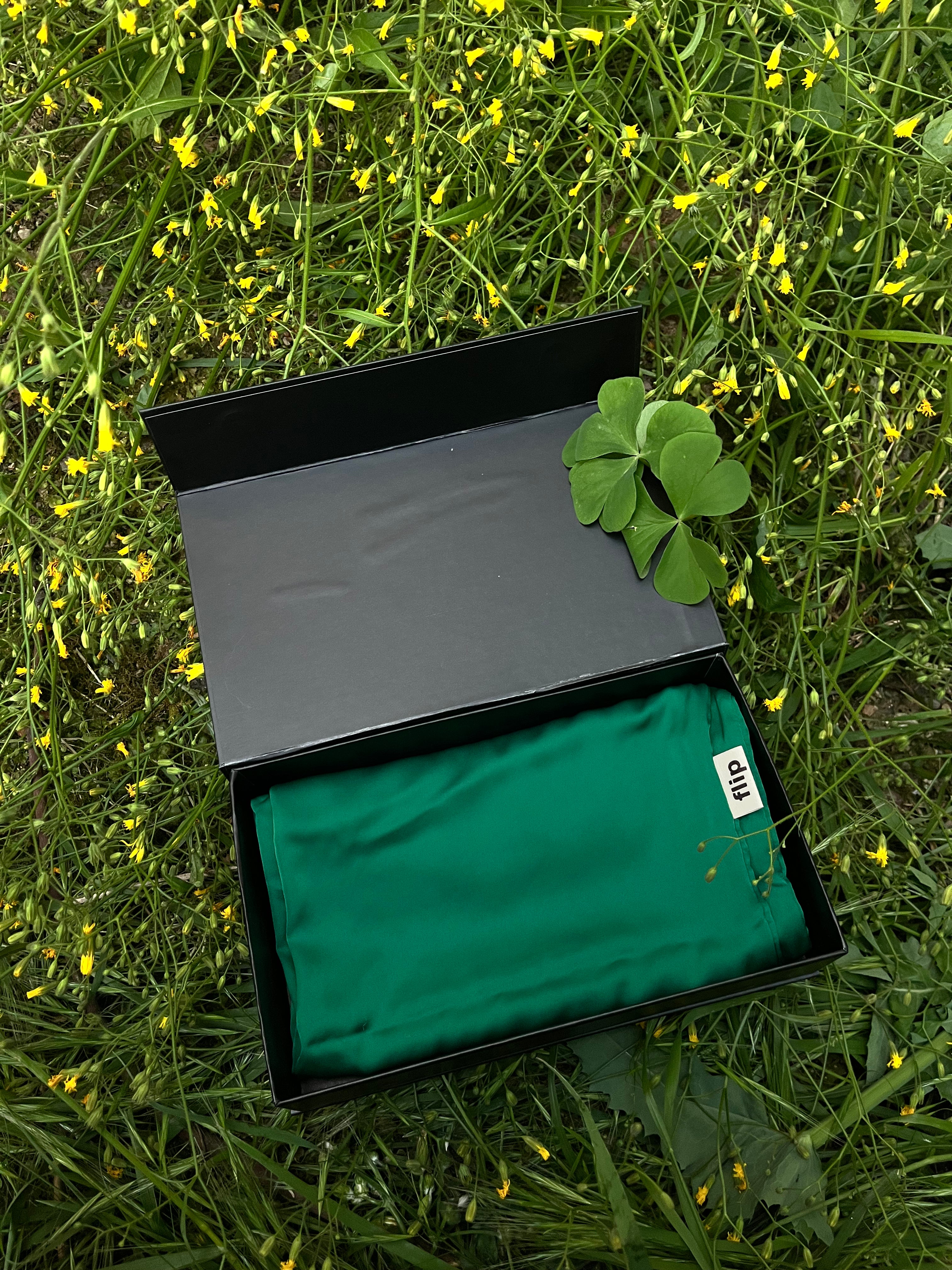 Dut İpek Zümrüt Yeşil Premium Yastık Kılıfı