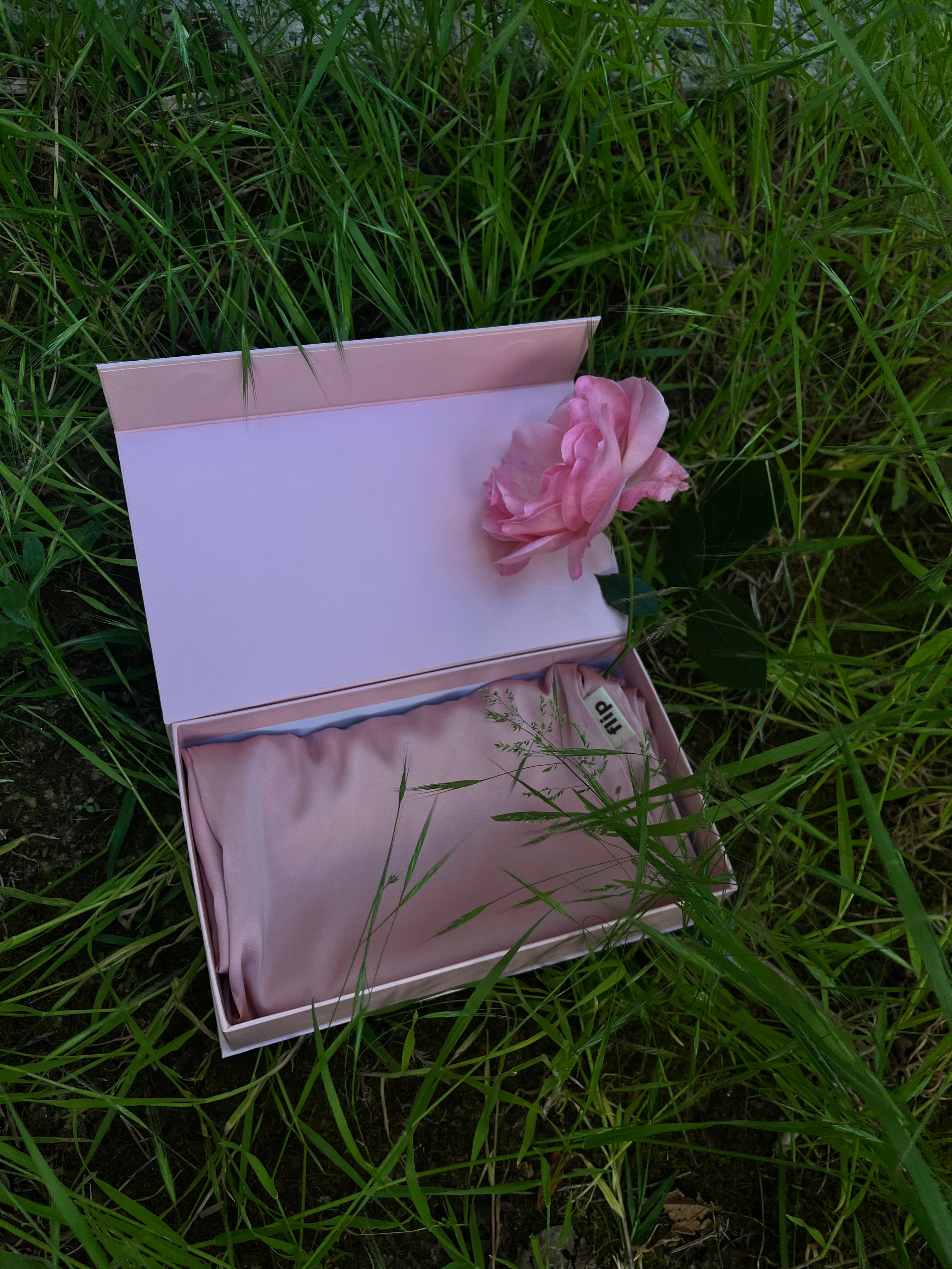 Dut İpek Toz Pembe Premium Yastık Kılıfı