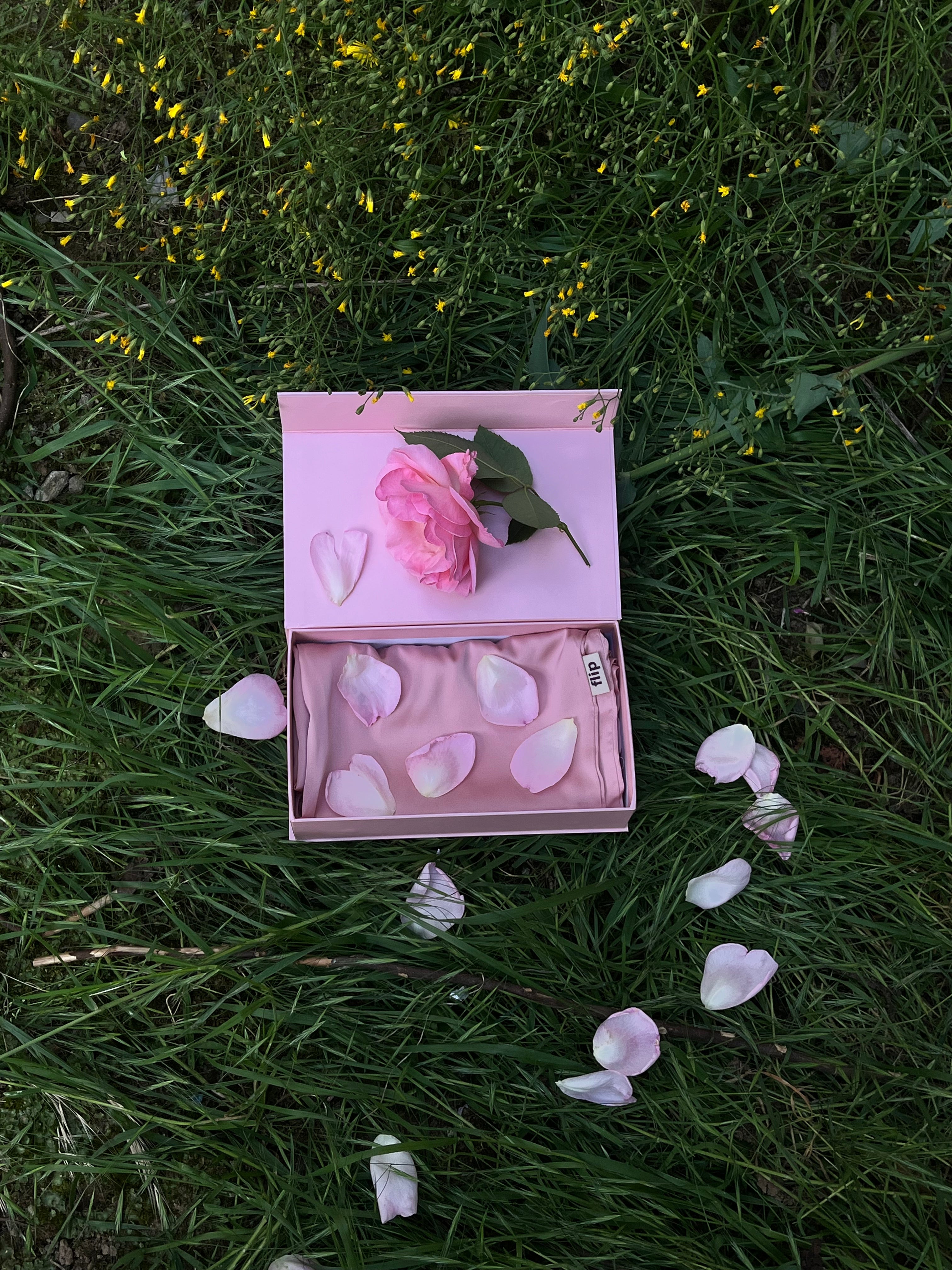 Dut İpek Toz Pembe Fermuarlı Yastık Kılıfı