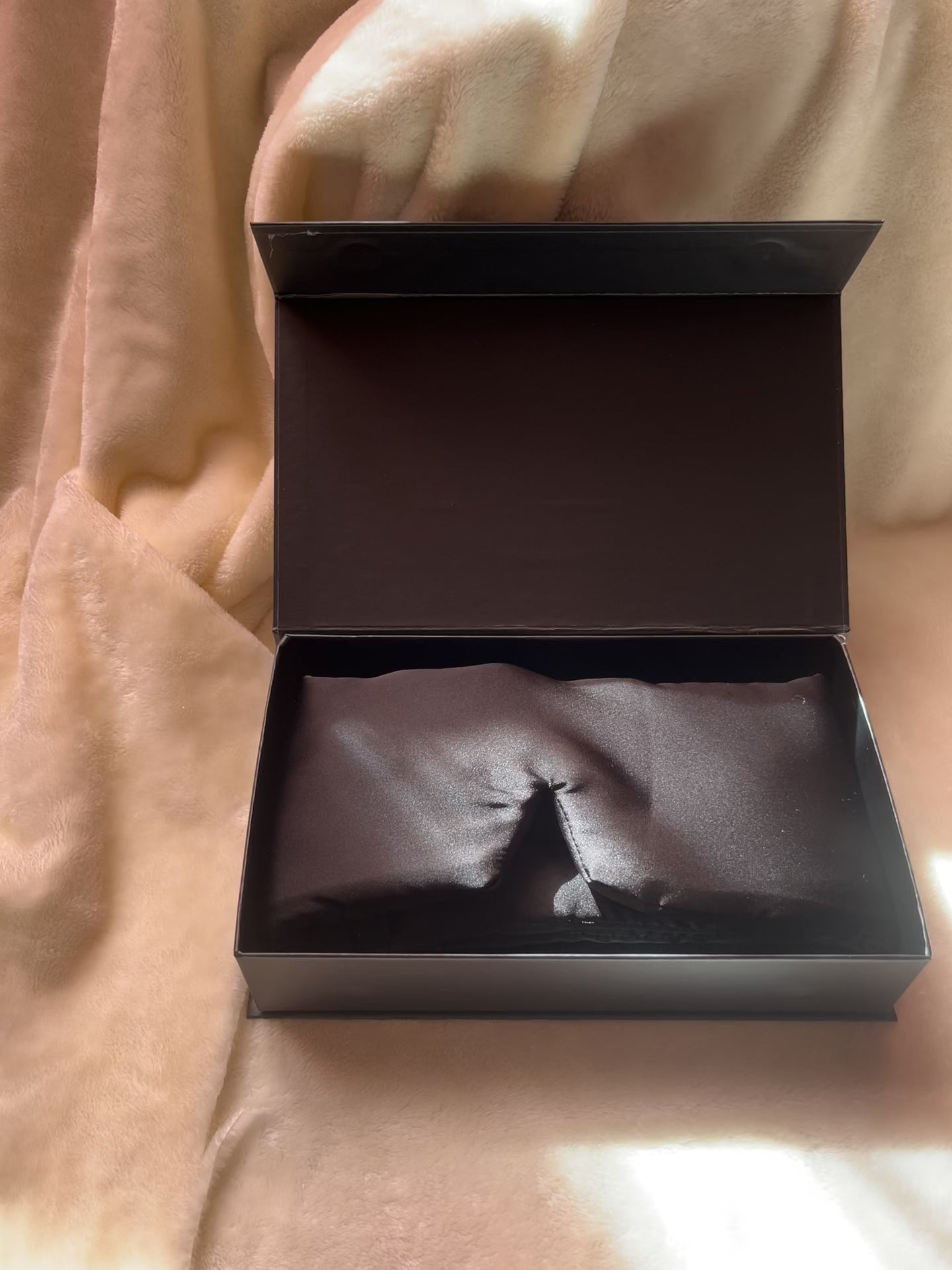 Dut İpek Siyah Uyku Maskesi