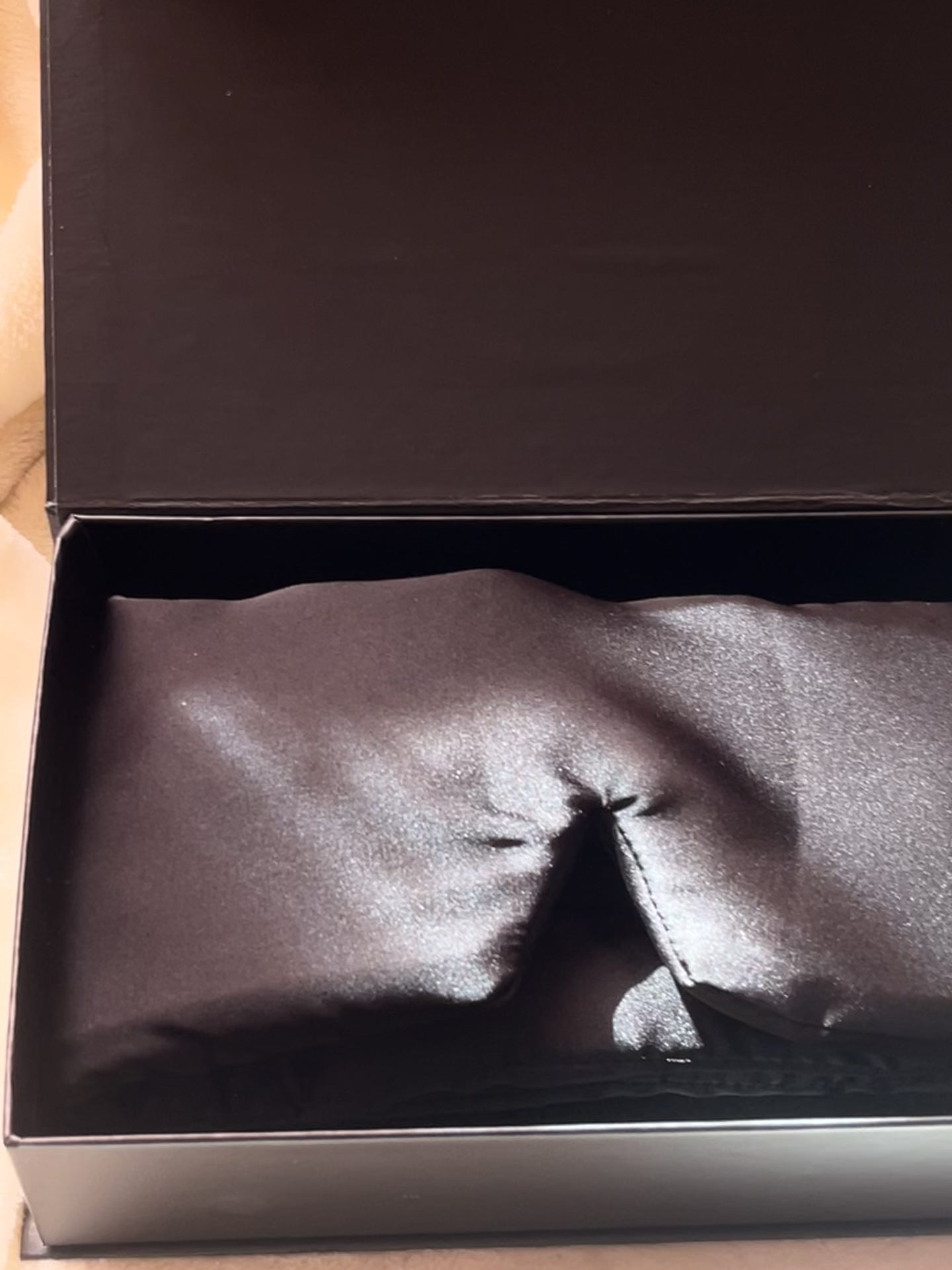 Dut İpek Siyah Uyku Maskesi