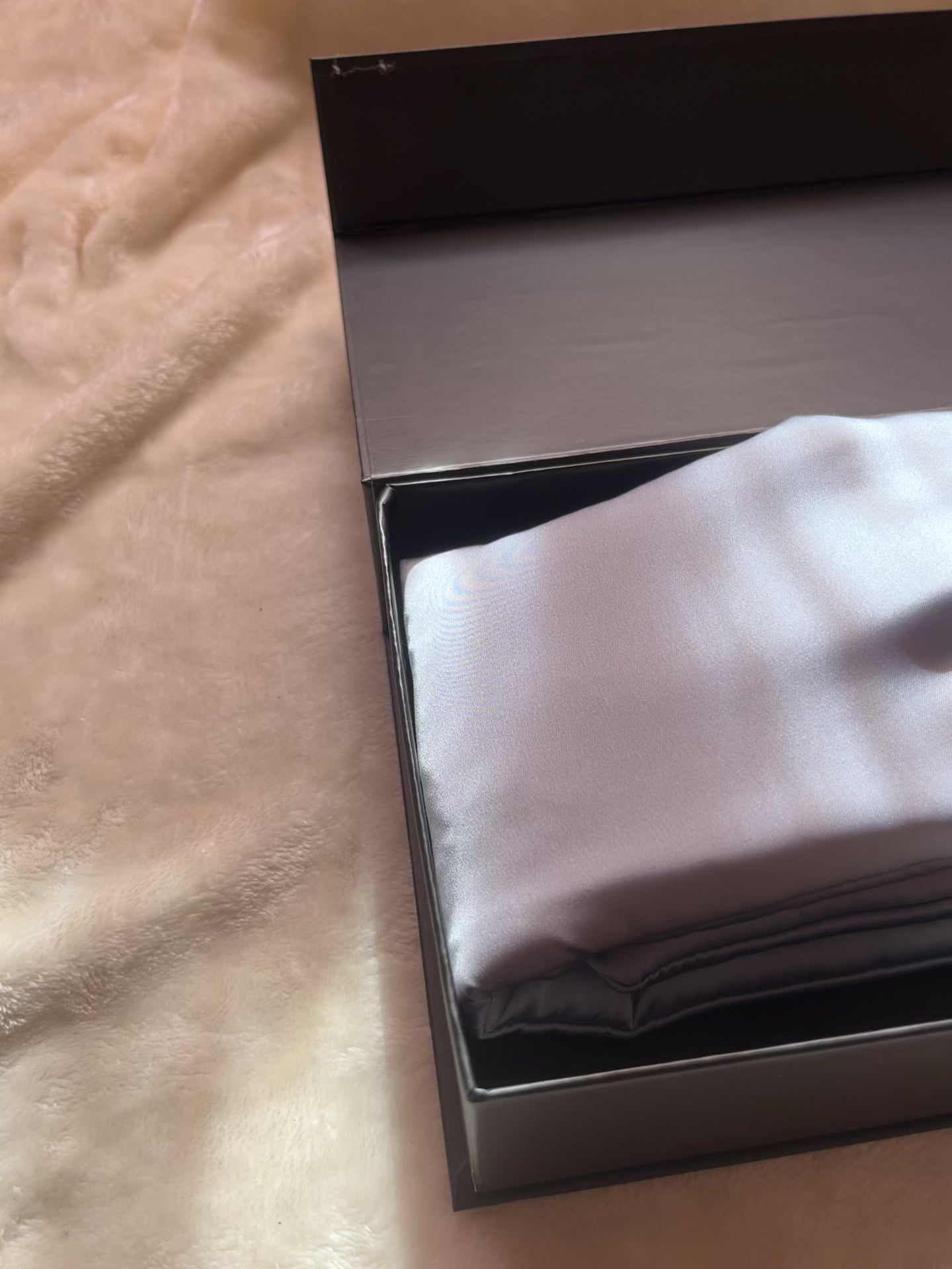 Dut İpek Gri Uyku Maskesi